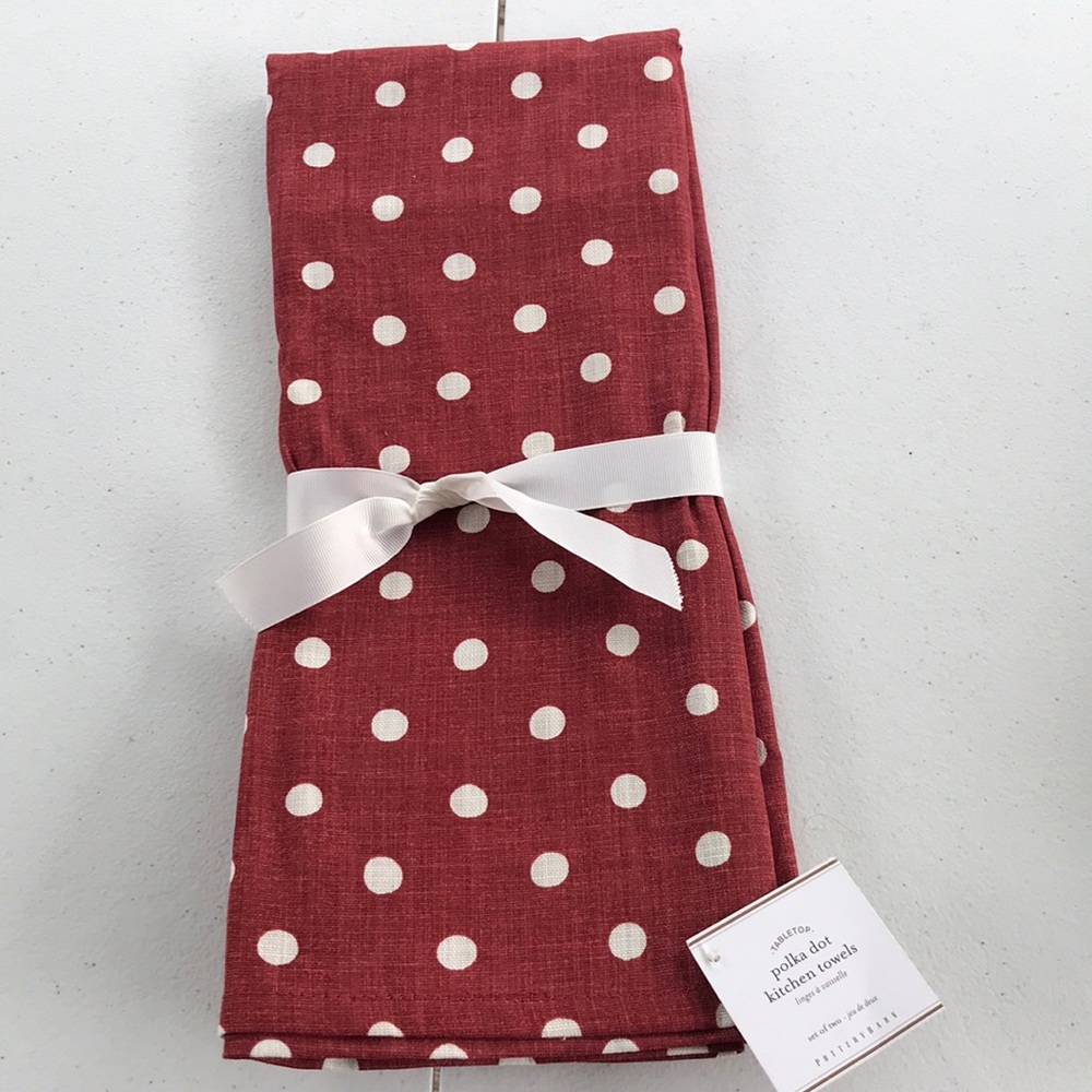 Pottery Barn set of 2 polka dot kitchen towels